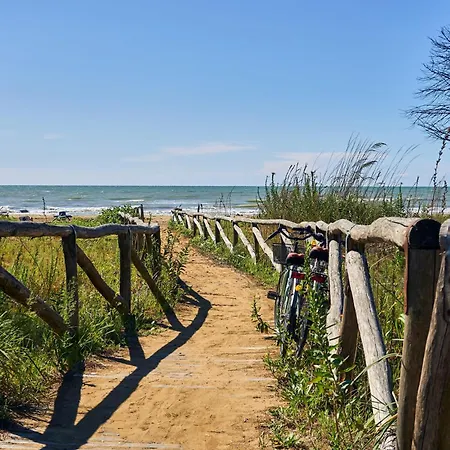 Cozy One Bedroom With Pool And Ac Appartamento Bibione
