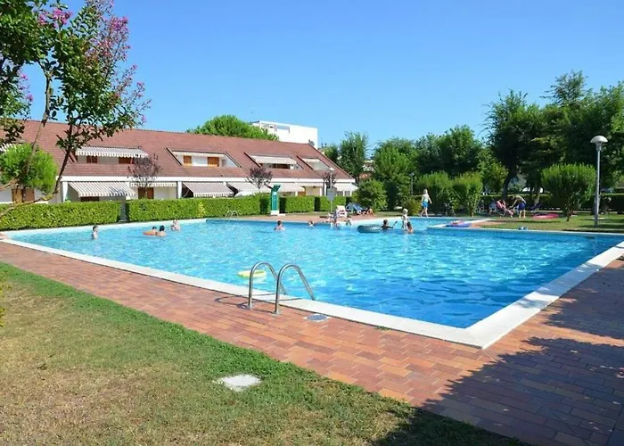 Apartmán Cozy One Bedroom With Pool And Ac *